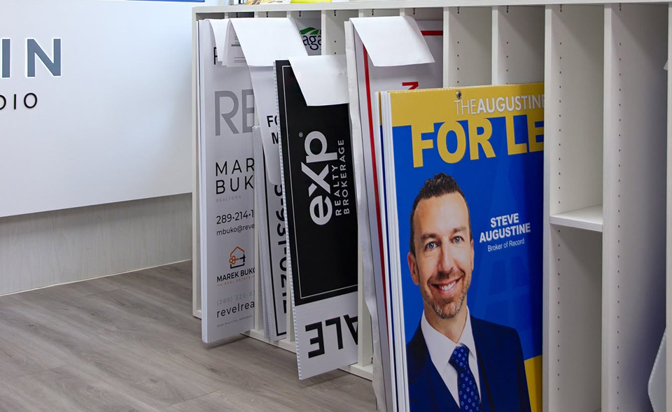 how does lawn sign printing work