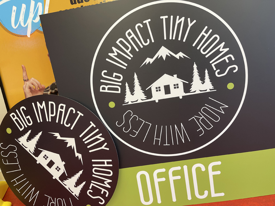 how to design the perfect lawn sign